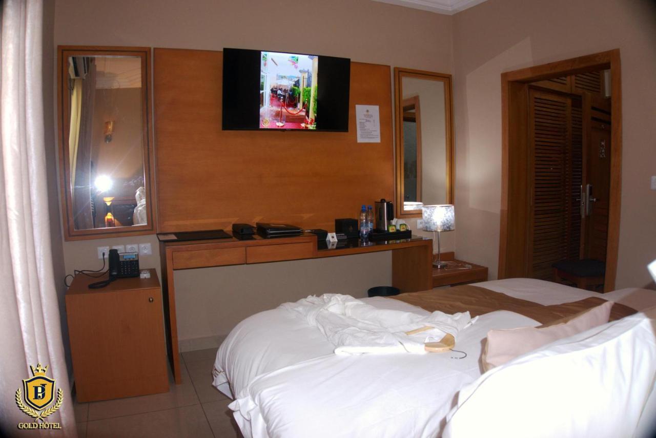 Gold Hotel Bafang 外观 照片